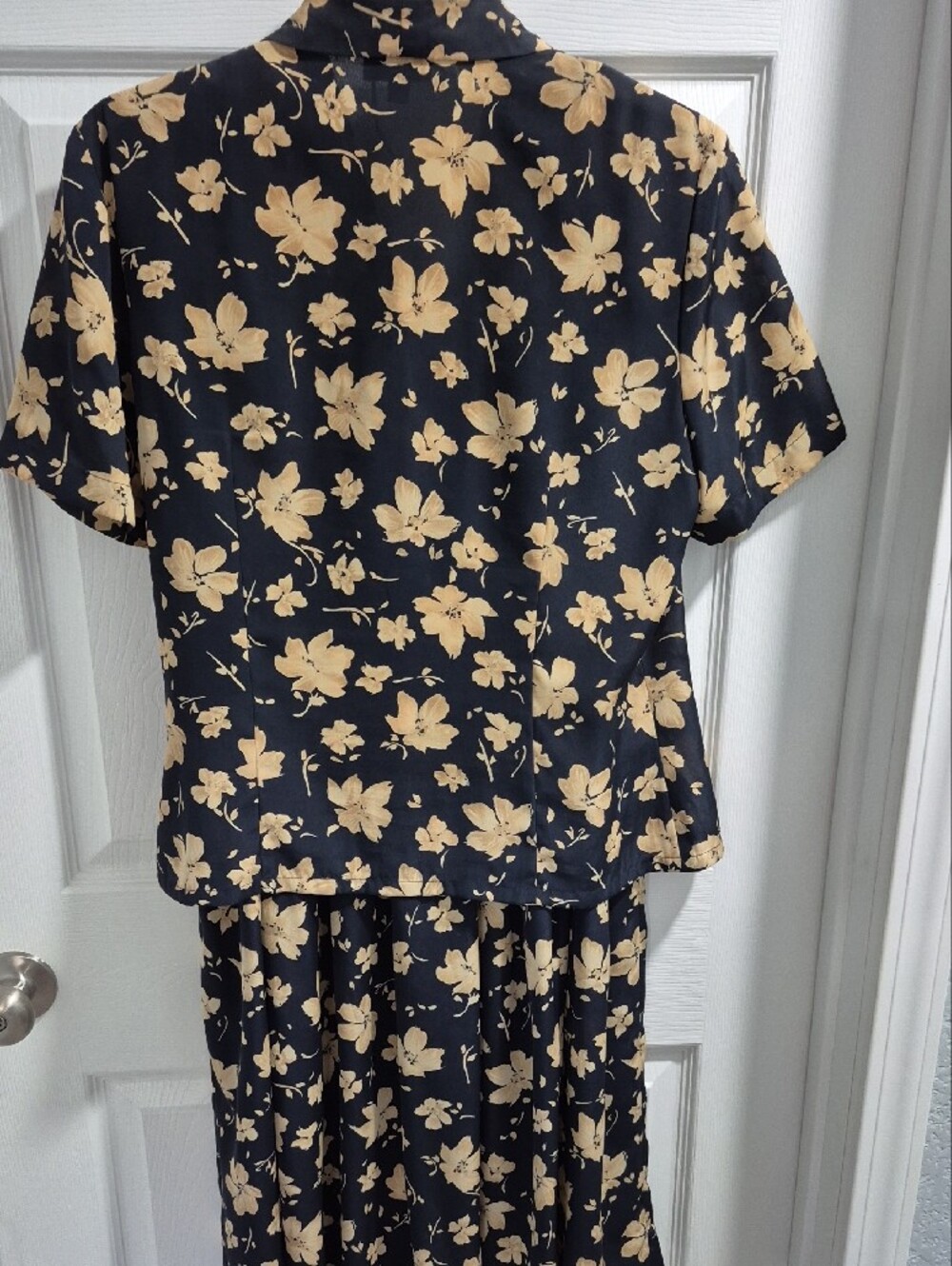 Kasper Black and Beige Floral Two-Piece Dress Set - Picture 2 of 8
